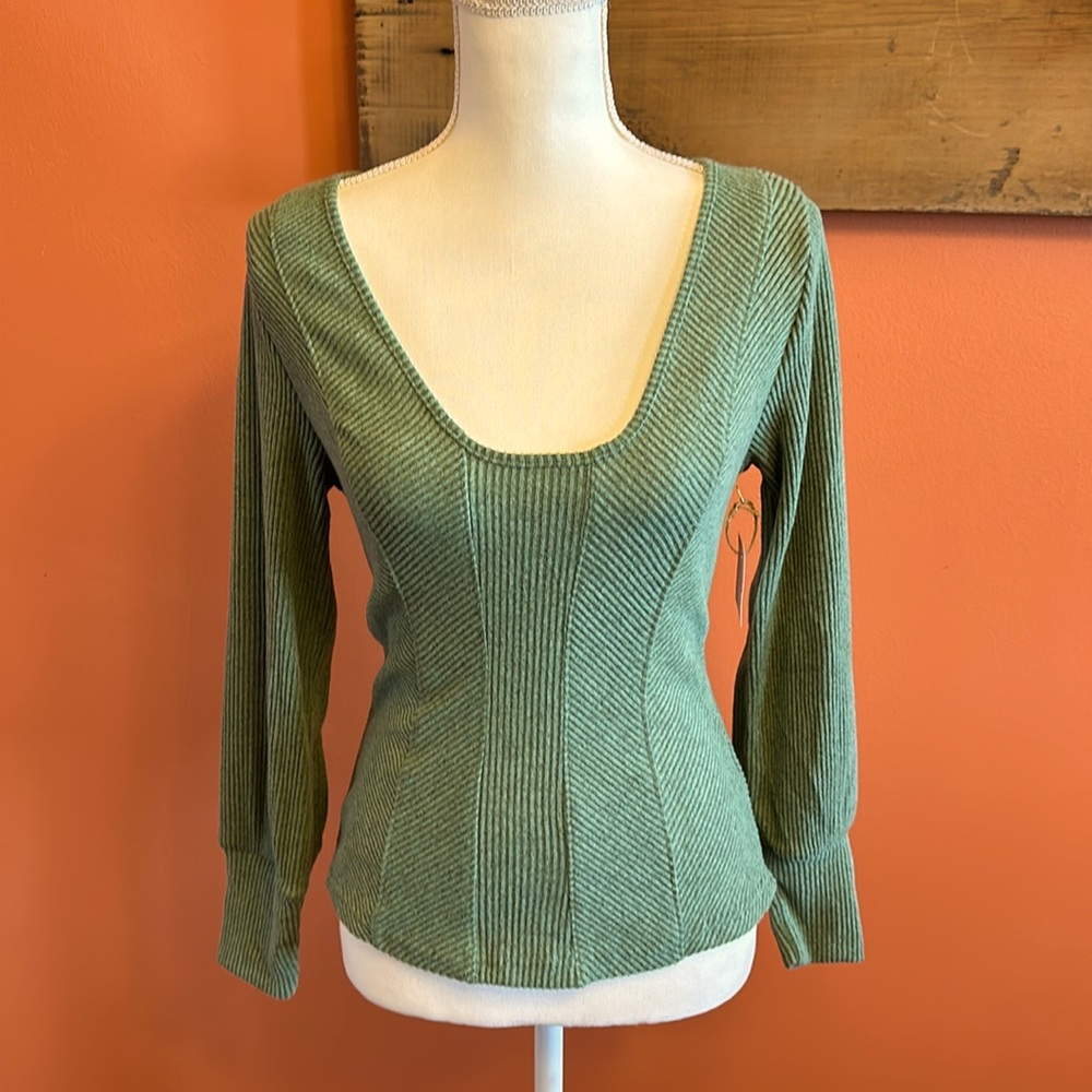 NWT Scoop neck sweater
